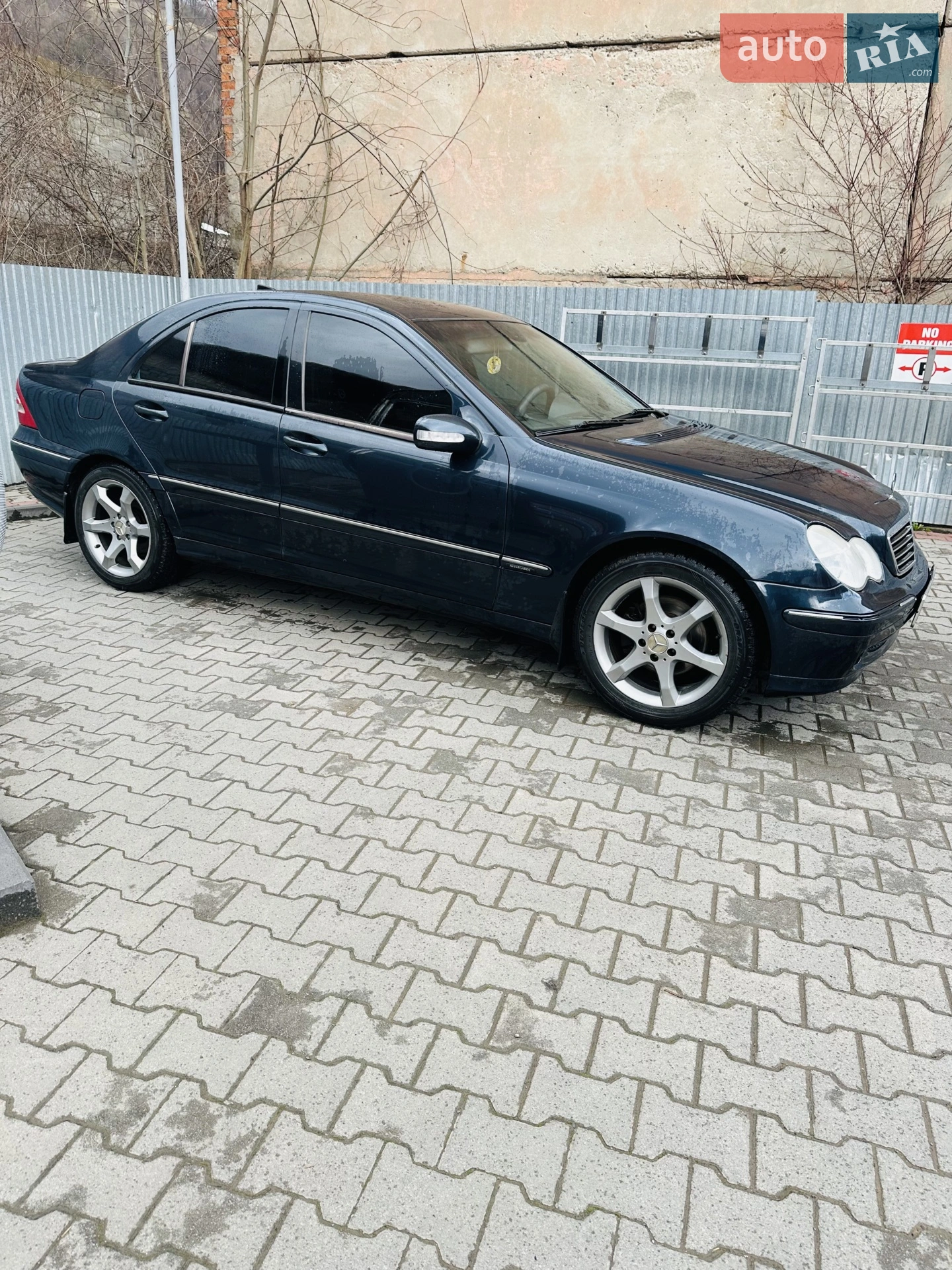 Mercedes-Benz C Class 2004 VIN WDB2030461A621309 фото оголошення 4 з 14