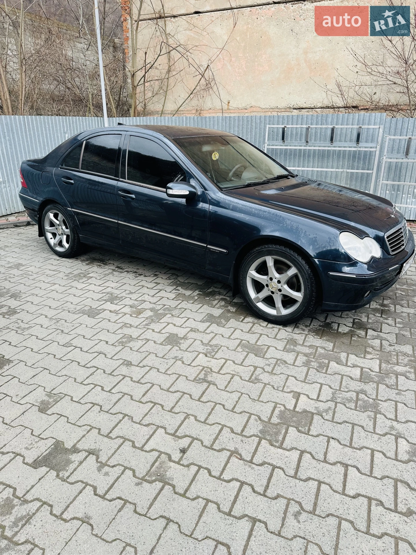 Mercedes-Benz C Class 2004 VIN WDB2030461A621309 фото оголошення 3 з 14