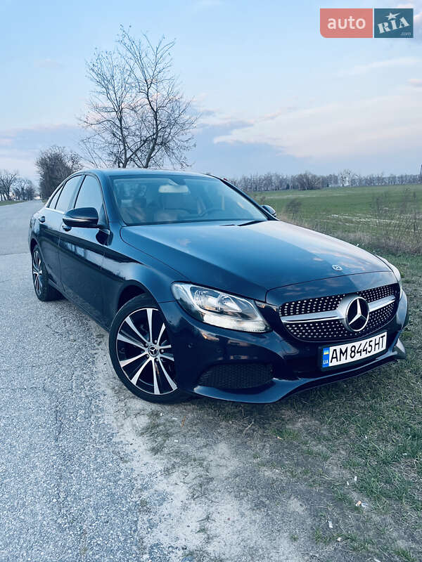 Седан Mercedes-Benz C-Class 2017 в 