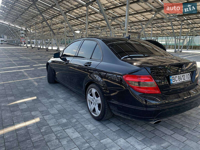 Седан Mercedes-Benz C-Class 2010 в Винниках
