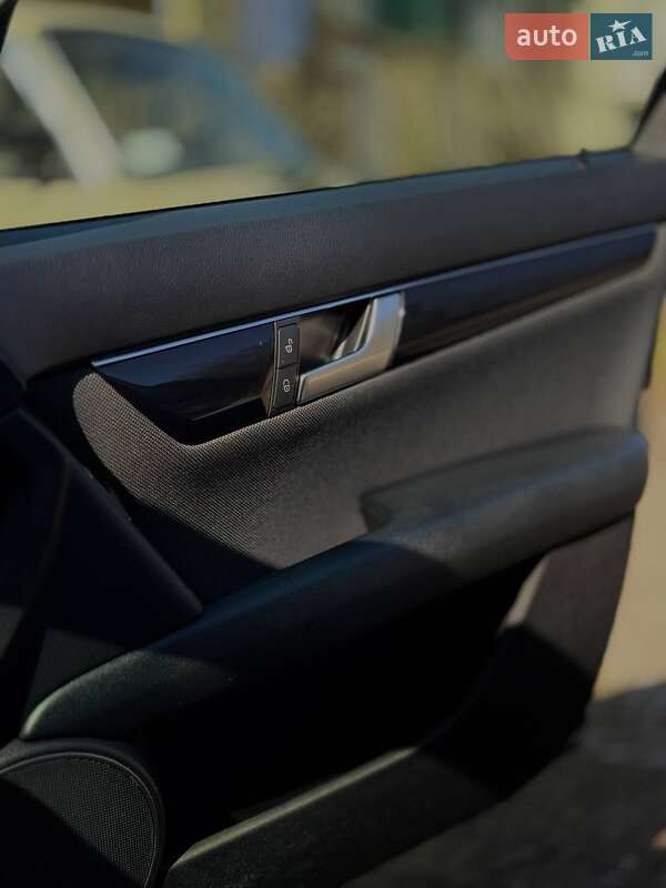 Универсал Mercedes-Benz C-Class 2014 в Виноградове