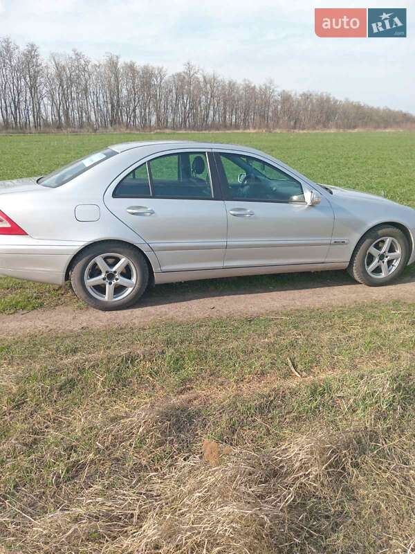 Седан Mercedes-Benz C-Class 2002 в Кропивницькому