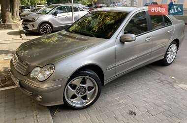 Седан Mercedes-Benz C-Class 2006 в 