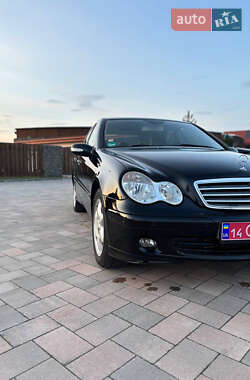 Седан Mercedes-Benz C-Class 2005 в 
