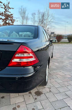 Седан Mercedes-Benz C-Class 2005 в 