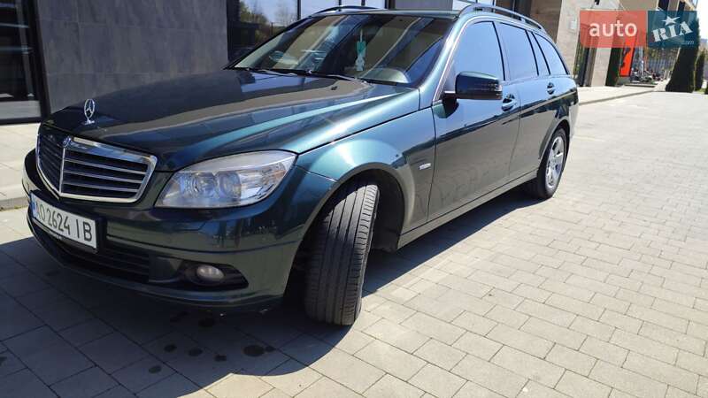 Универсал Mercedes-Benz C-Class 2010 в Ужгороде