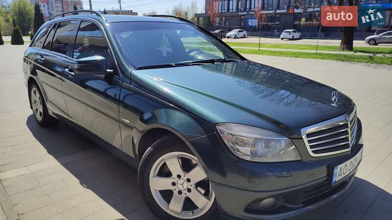 Универсал Mercedes-Benz C-Class 2010 в Ужгороде