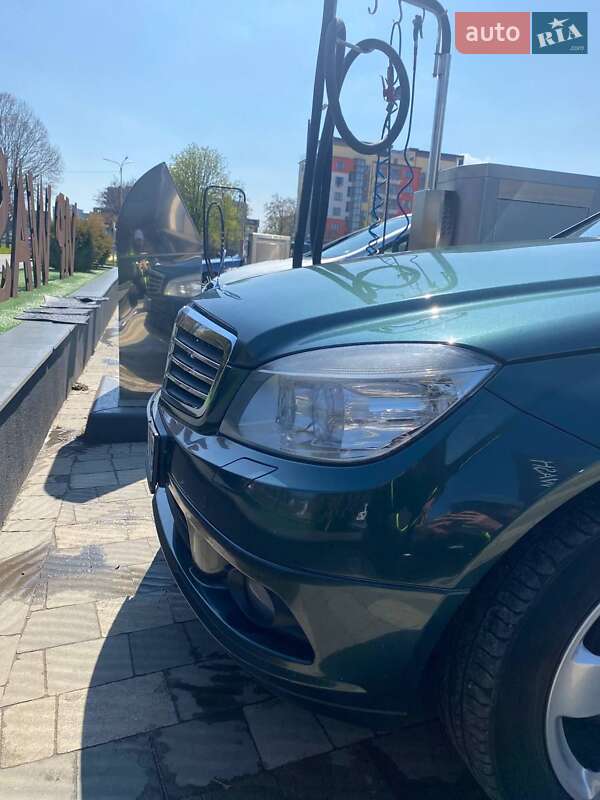 Универсал Mercedes-Benz C-Class 2010 в Ужгороде