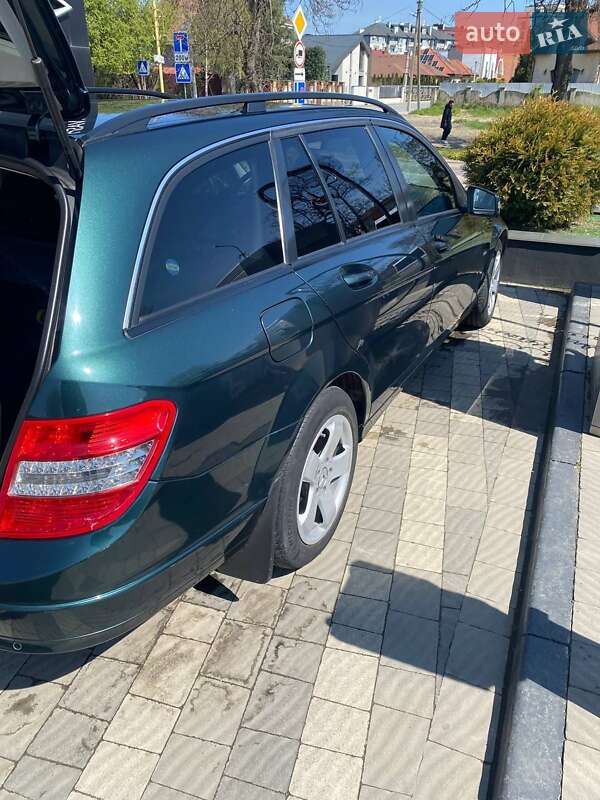 Универсал Mercedes-Benz C-Class 2010 в Ужгороде