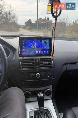 Седан Mercedes-Benz C-Class 2009 в 