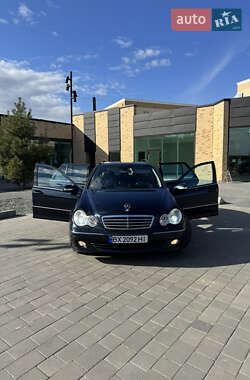 Універсал Mercedes-Benz C-Class 2004 в 