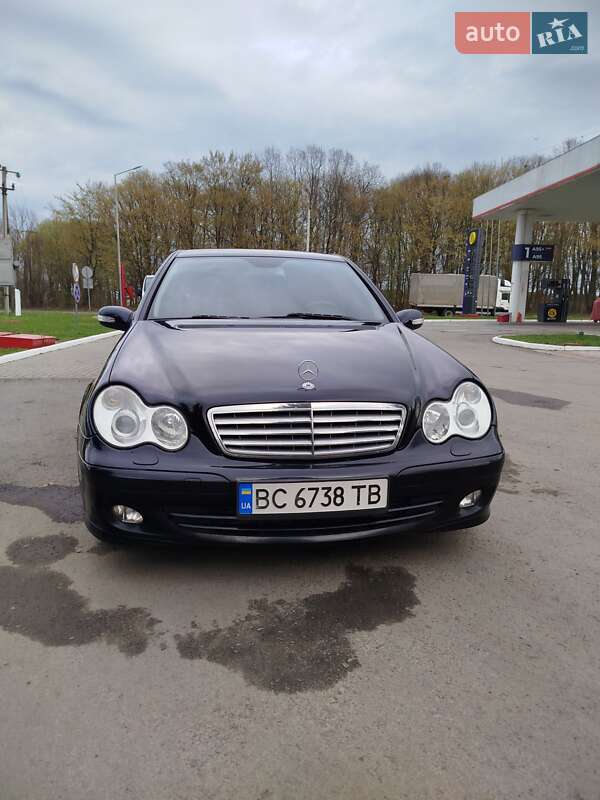 Mercedes-Benz C-Class 2005