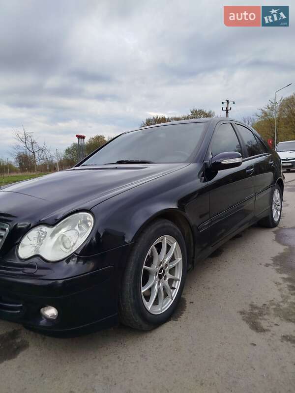 Седан Mercedes-Benz C-Class 2005 в Жидачове
