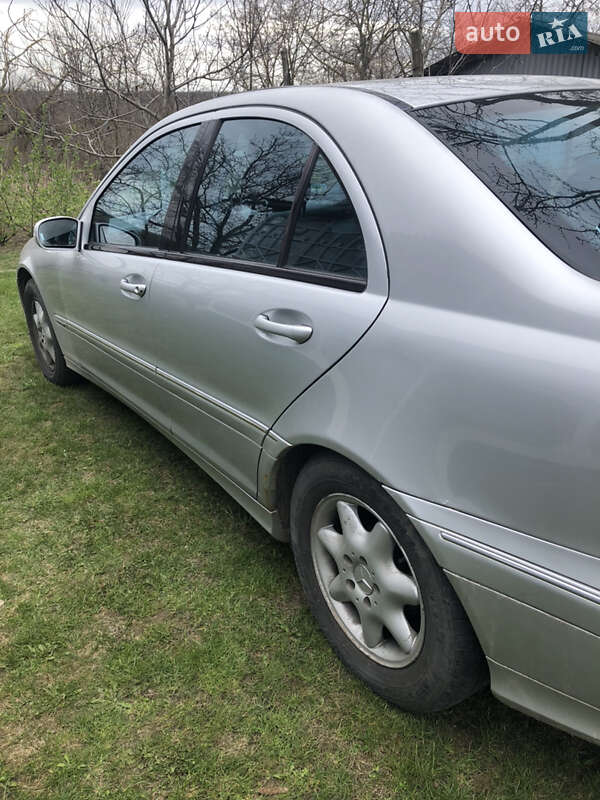 Седан Mercedes-Benz C-Class 2001 в Виннице