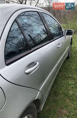 Седан Mercedes-Benz C-Class 2001 в Виннице