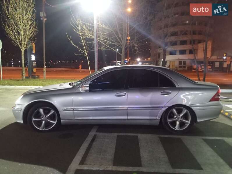 Mercedes-Benz C-Class 2001