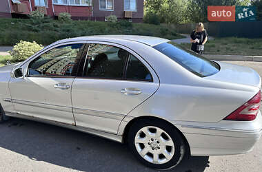Седан Mercedes-Benz C-Class 2004 в 