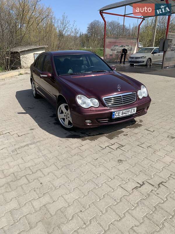 Седан Mercedes-Benz C-Class 2006 в Чернівцях