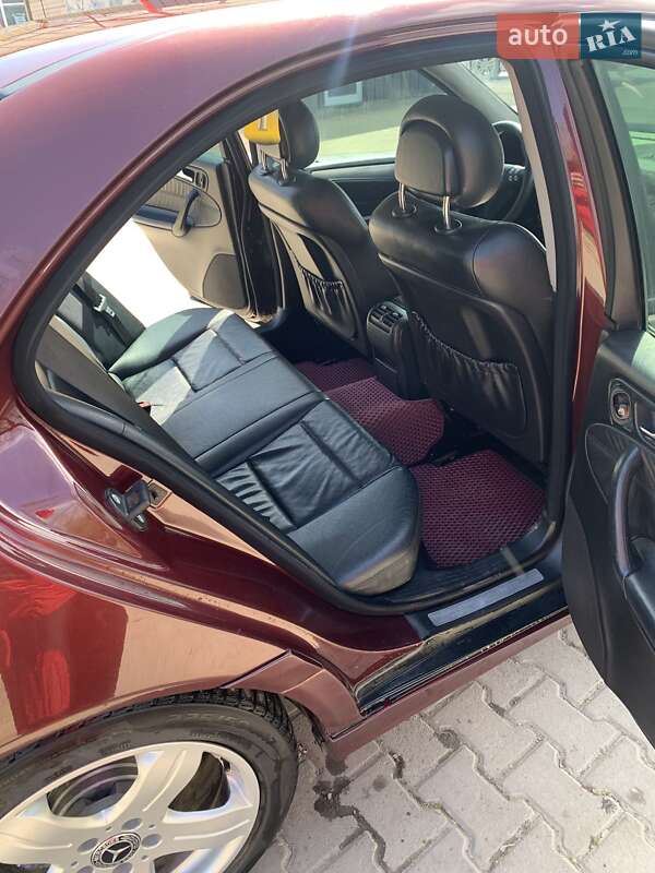 Седан Mercedes-Benz C-Class 2006 в Чернівцях