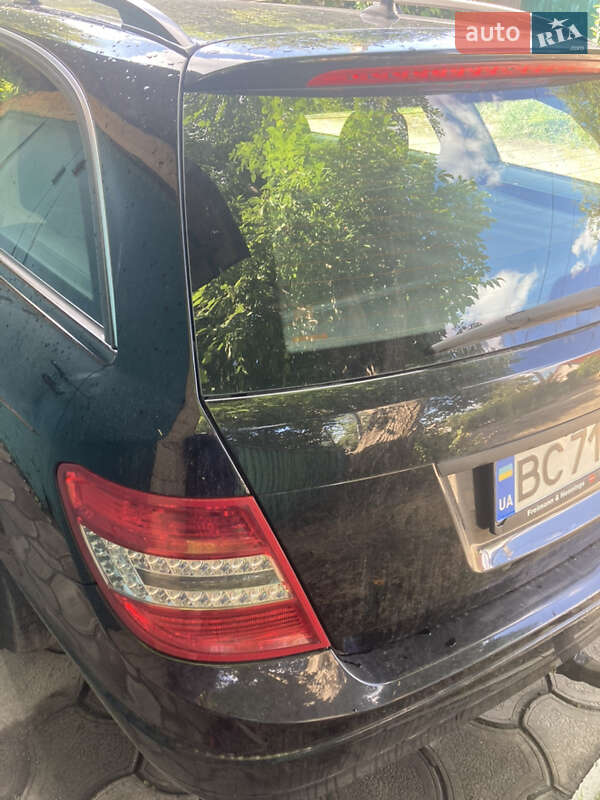 Універсал Mercedes-Benz C-Class 2010 в Дніпрі