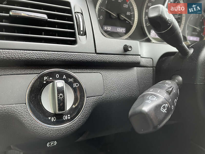 Універсал Mercedes-Benz C-Class 2010 в Дніпрі