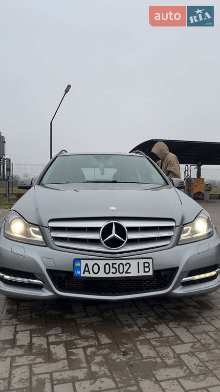 Универсал Mercedes-Benz C-Class 2011 в Тячеве