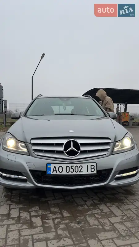 Универсал Mercedes-Benz C-Class 2011 в 