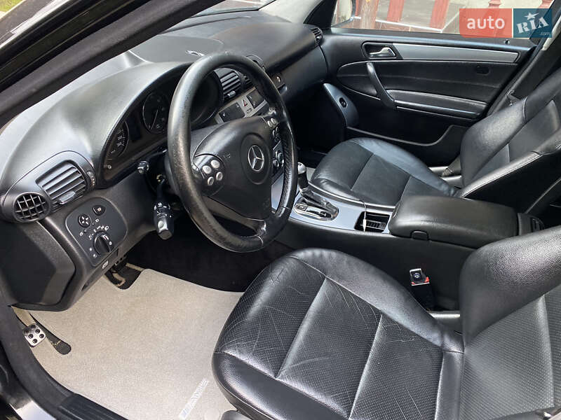 Универсал Mercedes-Benz C-Class 2004 в Львове