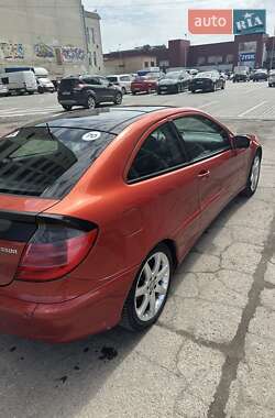 Купе Mercedes-Benz C-Class 2002 в 
