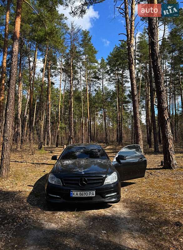 Купе Mercedes-Benz C-Class 2015 в 