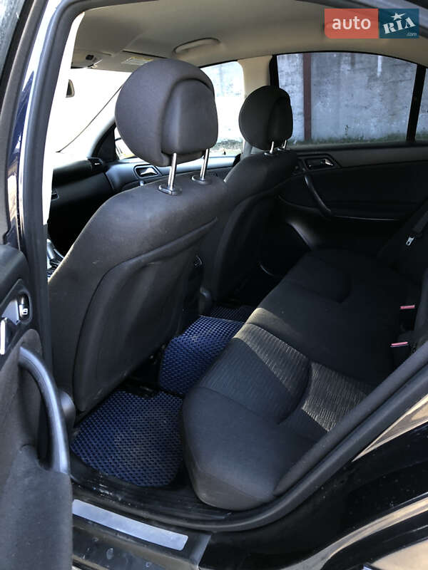 Седан Mercedes-Benz C-Class 2006 в Умани