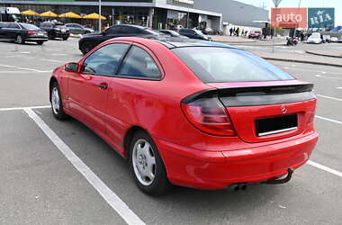 Купе Mercedes-Benz C-Class 2002 в 