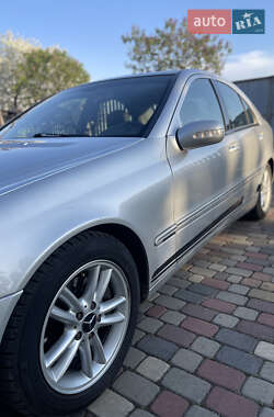 Седан Mercedes-Benz C-Class 2002 в 