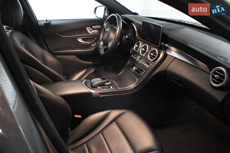 Седан Mercedes-Benz C-Class 2015 в Львове