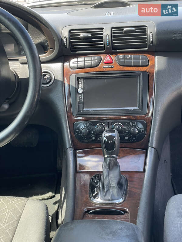 Седан Mercedes-Benz C-Class 2002 в Івано-Франківську