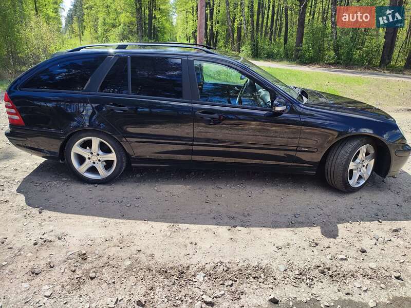Универсал Mercedes-Benz C-Class 2004 в Сарнах