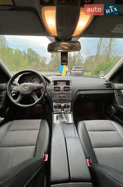 Седан Mercedes-Benz C-Class 2009 в 