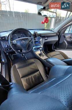 Седан Mercedes-Benz C-Class 2005 в 