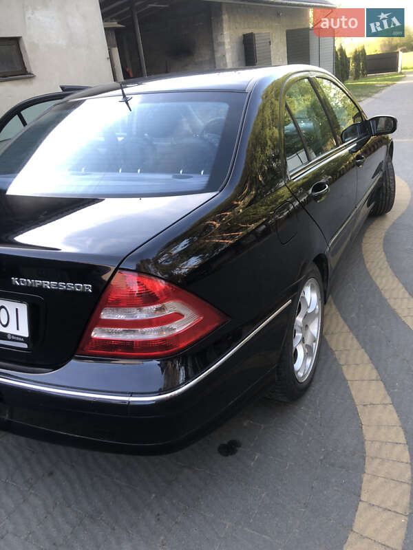 Седан Mercedes-Benz C-Class 2005 в Яворове фото 16 Седан Mercedes-Benz C-Class 2005 в Яворове