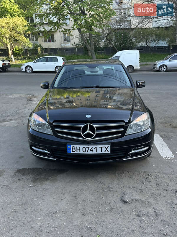 Седан Mercedes-Benz C-Class 2010 в 