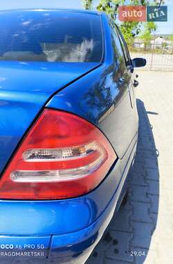 Седан Mercedes-Benz C-Class 2001 в 