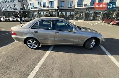 Седан Mercedes-Benz C-Class 2004 в 