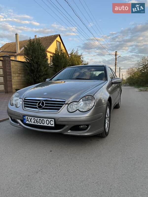 Mercedes-Benz C-Class 2007