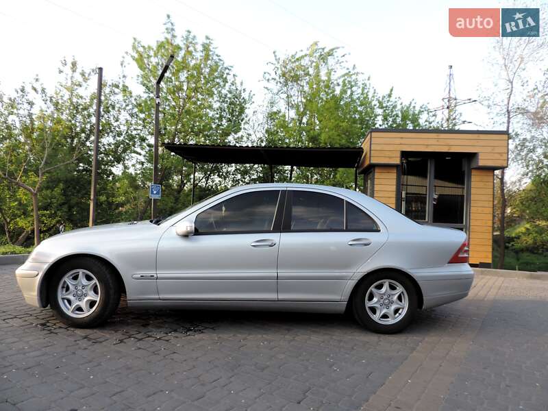Седан Mercedes-Benz C-Class 2002 в Кривом Роге