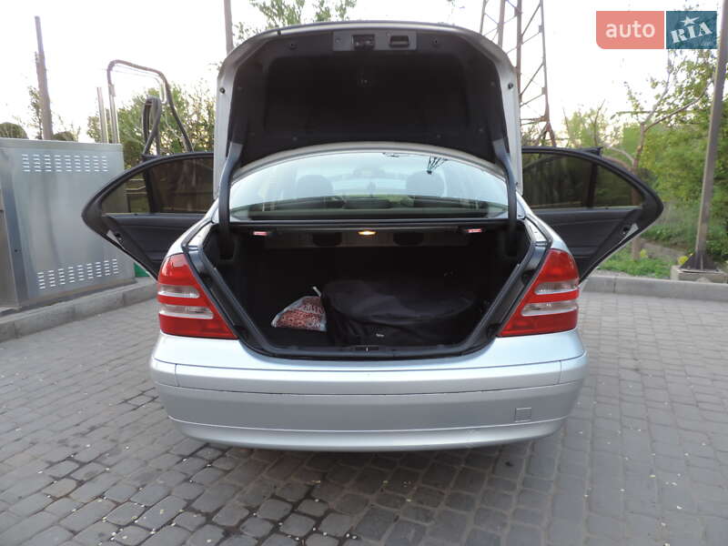 Седан Mercedes-Benz C-Class 2002 в Кривом Роге