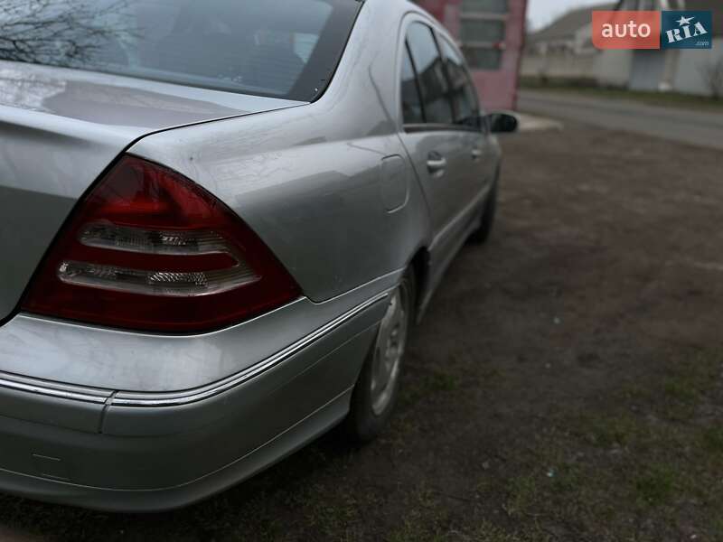 Седан Mercedes-Benz C-Class 2000 в Подольске