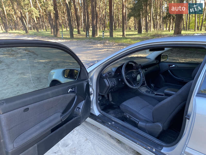 Купе Mercedes-Benz C-Class 2002 в Охтирці