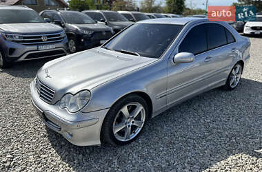 Седан Mercedes-Benz C-Class 2005 в 
