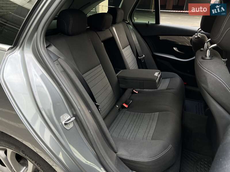 Універсал Mercedes-Benz C-Class 2018 в Києві