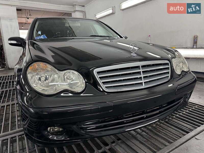 Седан Mercedes-Benz C-Class 2006 в Ивано-Франковске